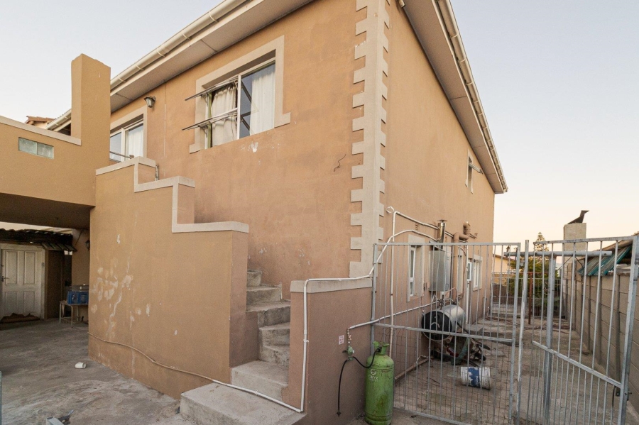 4 Bedroom Property for Sale in Devon Park Western Cape
